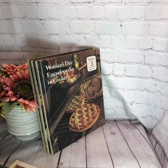 Vintage Woman's Day encyclopedia of cookery cookbook cottagecore - Picture 11 of 13